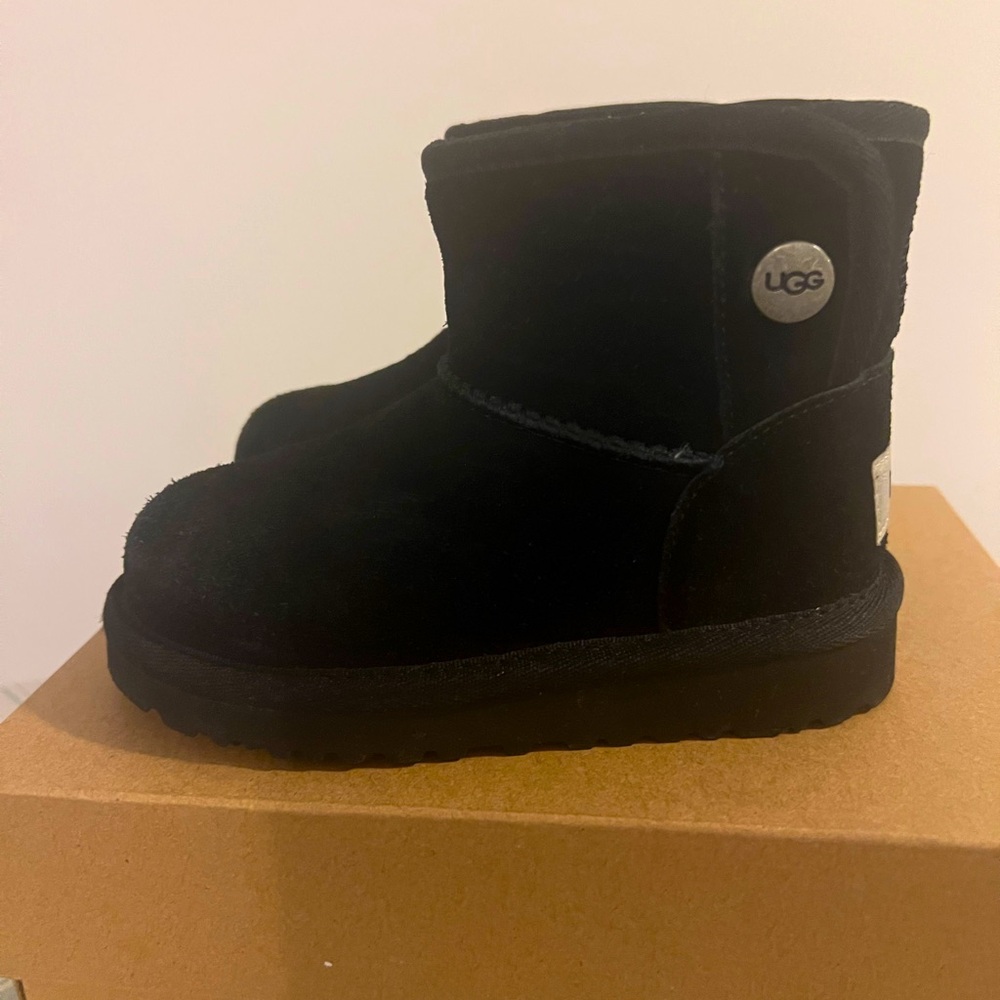 Toddler UGG boots short